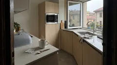 Perché l’acqua nel microonde “esplode” e come evitarlo con 6 mosse semplici