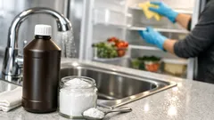 Acqua ossigenata in cucina: come pulire lavello e frigorifero in modo semplice